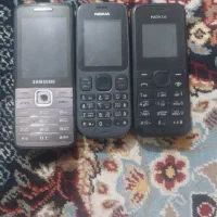 سه عدد گوشی فروشی