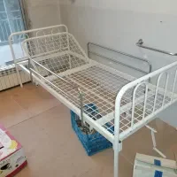 تخت بیمار تک شکن بیمار