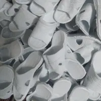 دمپایی سفید