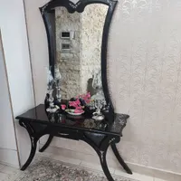 آیینه و کنسول