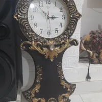 ساعت دیواری تمیز