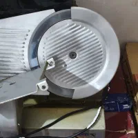 کالباس بر محک  ترازو دیجیتال