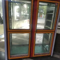 یخچال ایستاده دو طرف نما سوپر مارکت مرغ فروشی