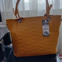 کیف چرم زیبا و تمیز