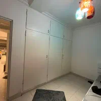 درب و کشو‌کمد دیواری