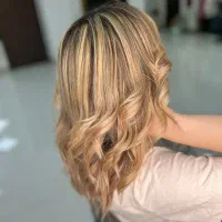 رنگ و لایت تخصصی مو با تخفیف ویژه برای این هفته|خدمات آرایشگری و زیبایی|خرم‌آباد, |دیوار