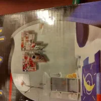 رخت پهن کن ،دیواری