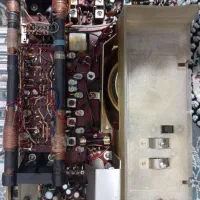 رادیو قدیمی|کلکسیون اشیاء عتیقه|قدس, شهر‌قدس|دیوار