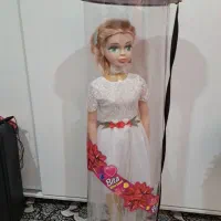 عروسک پلاستیکی بزرگ