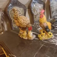 مجسمه بزرگ مرغ و خروس