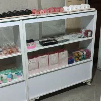 ویترین و شلف مغازه