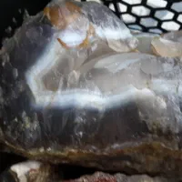 سنگ عقیق  و  جاسپر و شجر و دکوری موجود است