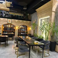 ویتر، صندوقدار ، آشپز و کارگر ساده