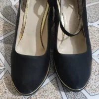 کفش|کیف، کفش، کمربند|لالی, |دیوار