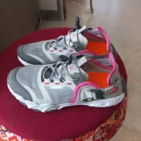 کتونی  پیاده روی شناخته شده ای رانر