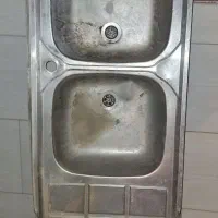دو عدد سینک ظرفشویی استیل، دو لگن، رو کار