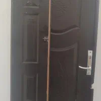 درب ورودی و اتاق و سرویس