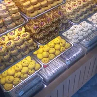 کیک و شیرینی خشک و تر