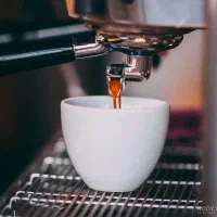 به یک نیرو جهت کار در کافه