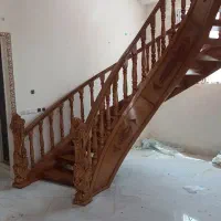 پله چوبی گرد ، معلق ، فرانسوی