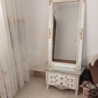 مبل 7نفره بامیزعسلی وآینه وشمعدان همه سالم