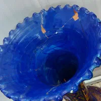 گلدون پایه بلند شاه عباسی|کلکسیون اشیاء عتیقه|بروجرد, |دیوار