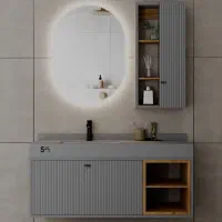استخدام نیروی کار در کارخانه تولیدی