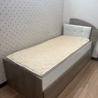 تخت کشو دار و تشک و میز آرایش