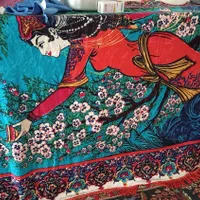 یه فرش ابریشم آنتیک طرح لیلی