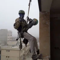 کار در ارتفاع بدون نیاز به داربست و بالا بر|خدمات پیشه و مهارت|اراک, |دیوار