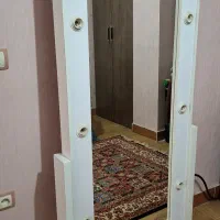 آینه ی لامپ دار
