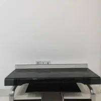 زیر تلویزیونی در حد نو