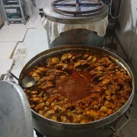 آشپزی وتهیه غذا برای مجالس ومراسم های شما عزیزان