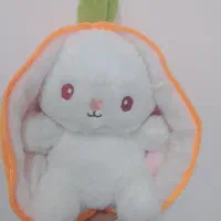 یک عروسک خرگوش کیوت