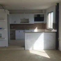 آپارتمان ۱۰۰متری با آسانسور طبقه اول