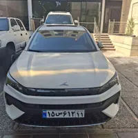 کی‌ام‌سی J7، مدل ۱۴۰۳