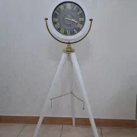 ساعت پایه دار