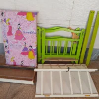 تخت نوزاد امیدیه