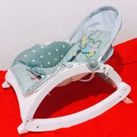 صندلی کودک|تخت و صندلی بچه|شاهین‌شهر, حافظ جنوبی|دیوار