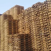 پالت چوبی و پلاستیکی