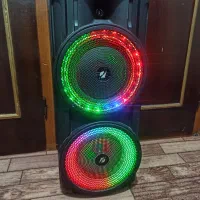 اسپیکر ایستاده