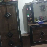 کمد و جالباسی و اینه میزآرایشی