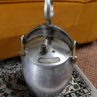 زودپز قدیمی|ظروف پخت‌وپز|شیراز, تندگویان|دیوار