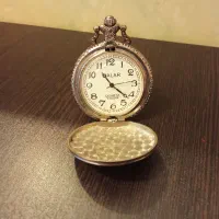 ساعت جیبی قدیم قدیمی