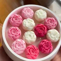 غنچه گل رز شمع