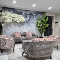 مبل ۷نفره بازسازی شده، سالم،بامیزوسط وسه عددگل میز