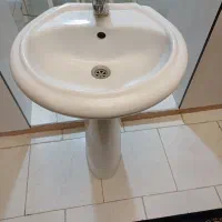 روشویی و آیینه