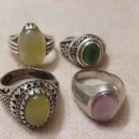 چهار انگشتر نفره.عقیق.و زمرد