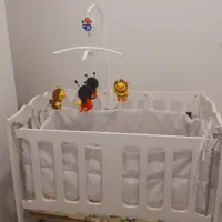 تخت کنار مادر چوبی