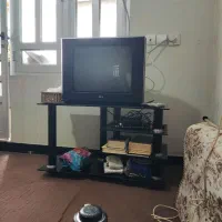 تلویزیون و میز